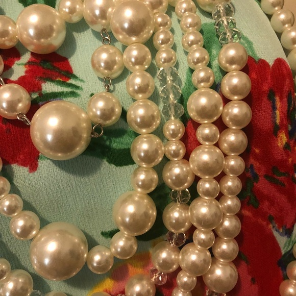 Beautiful Pearls of course! 9 strands of fab! - Picture 4 of 8